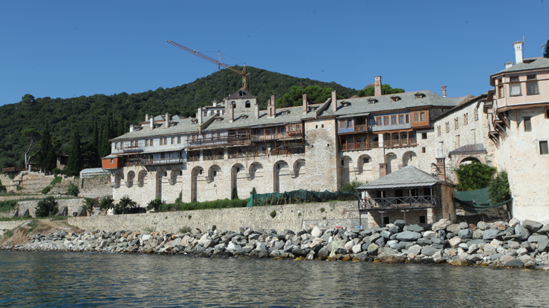 Παρατείνεται έως τις 30 Απριλίου η αναστολή επισκέψεων στο Άγιο Όρος